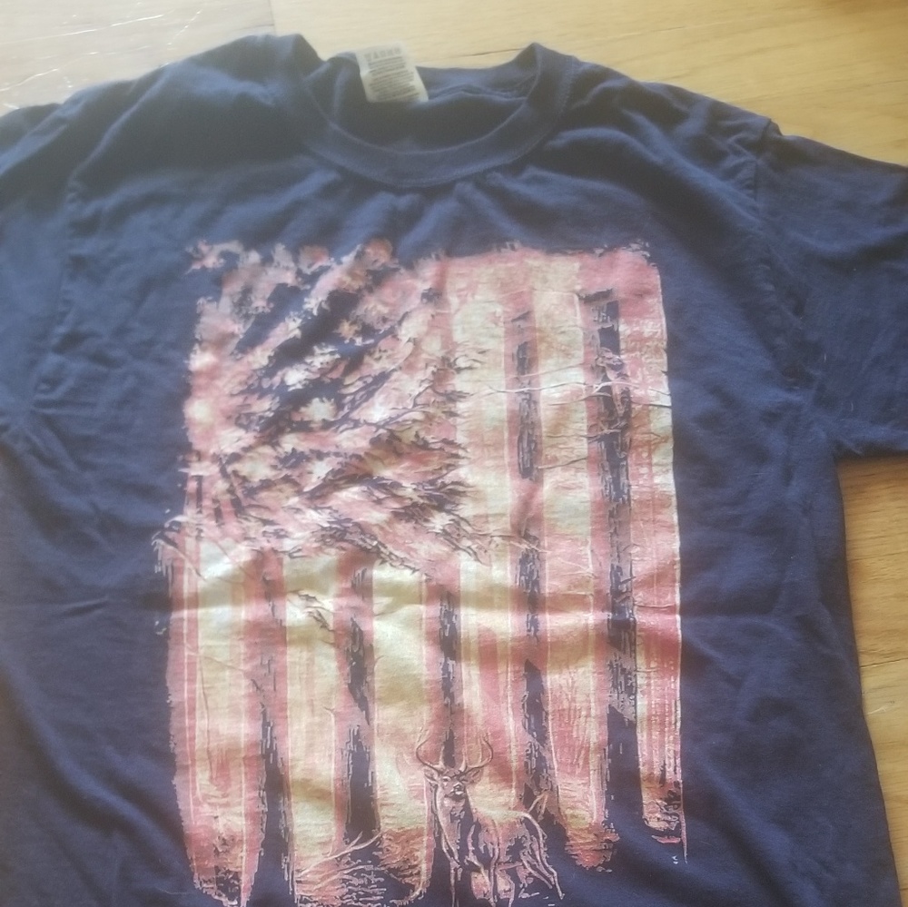 Mens small tshirt
